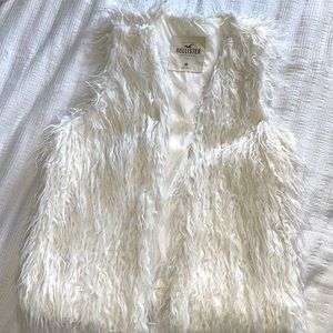 Shaggy, Cream faux vest